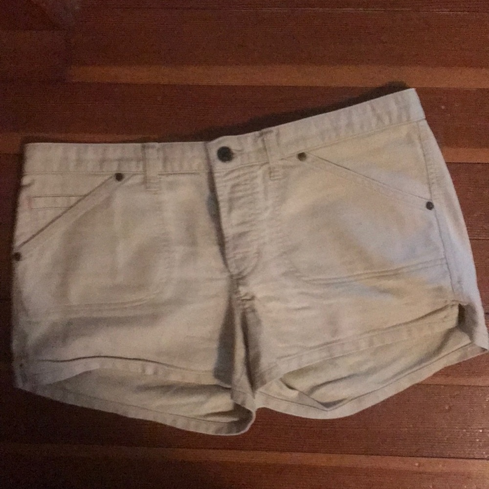 Abercrombie & Fitch khaki shorts size 8